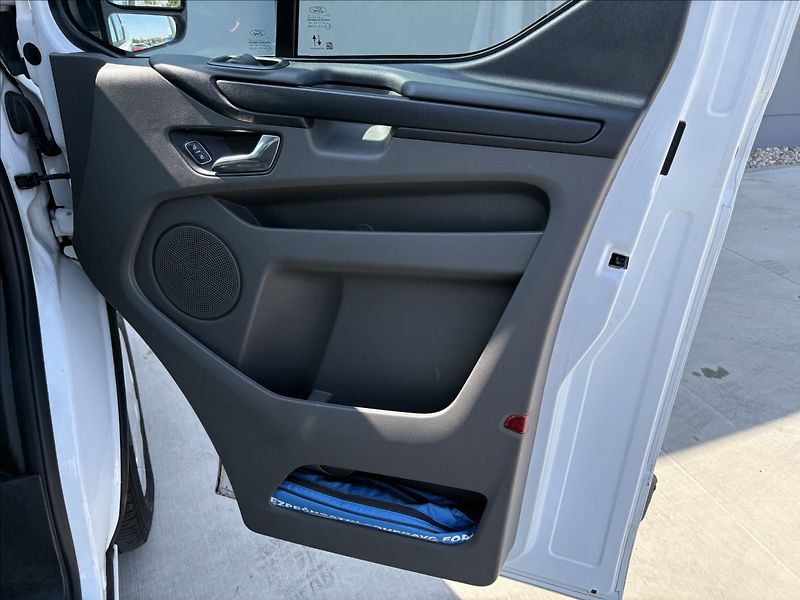 Ford Transit Custom 2,0 TDCi 125 KW 6MÍST L2 TREND - fotka 18 z 22