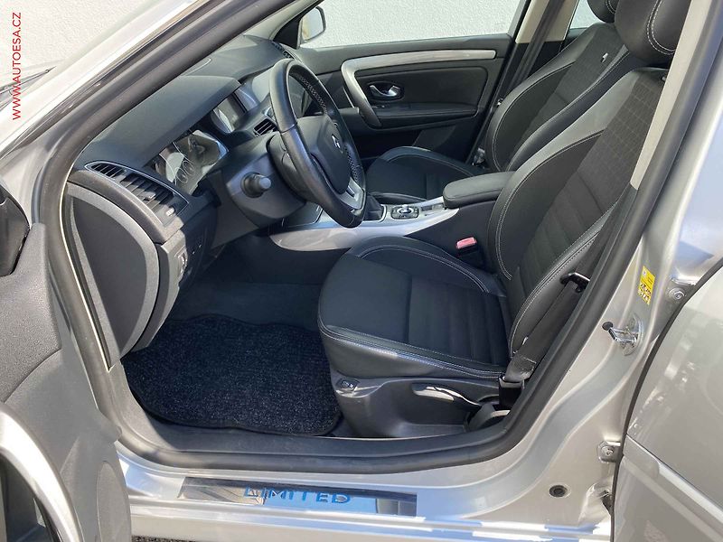Renault Laguna (2015) 2.0dCi, Navi, park.čidla - fotka 9 z 19