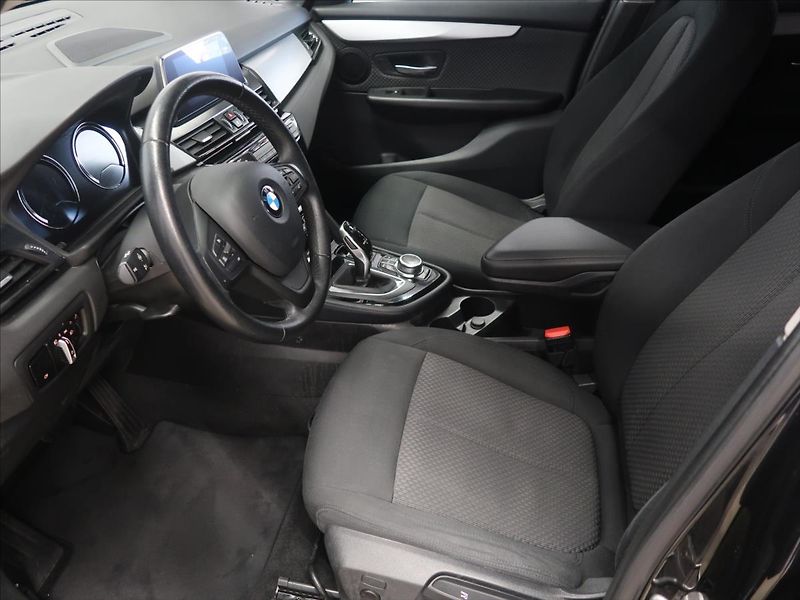 BMW Řada 2 1,5 218i serv. historie, - fotka 11 z 35