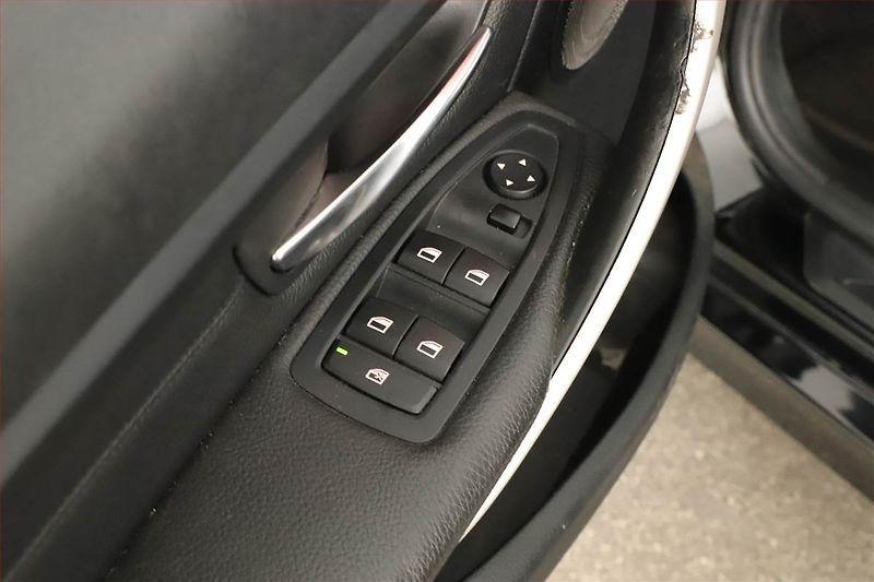 BMW Řada 3 (2014) 320 d xDrive, 4X4, Automat - fotka 17 z 17