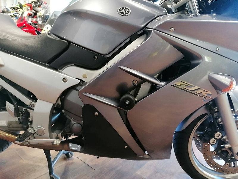 Yamaha FJR 1300 A (2004) - fotka 19 z 20