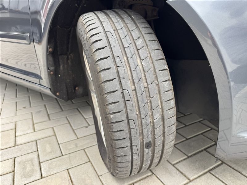 Škoda Octavia 1,8 TSI klima 1.maj. původ ČR - fotka 41 z 50