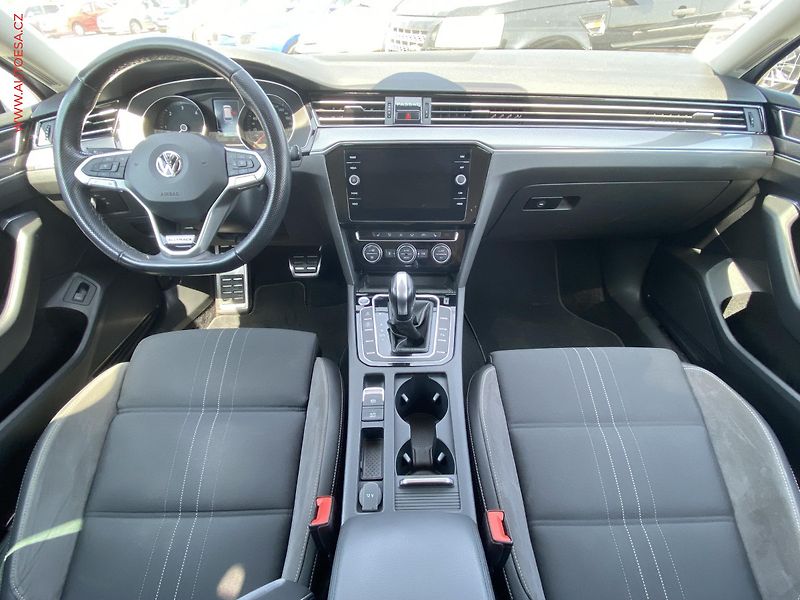 Volkswagen Passat (2020) 2.0 TDi 4Motion, ČR - fotka 8 z 24