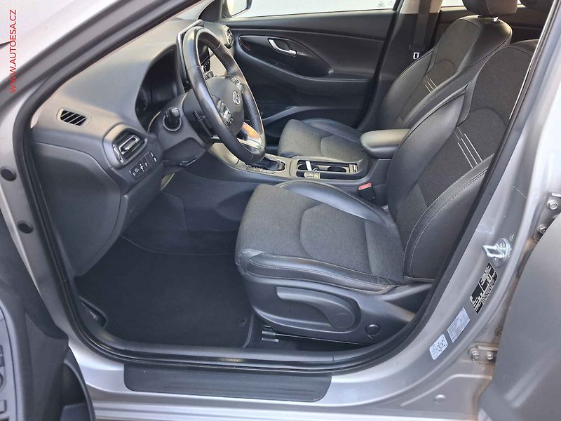 Hyundai i30 (2022) 1.5T-GDi 48V MHEV, ČR, Style - fotka 9 z 20