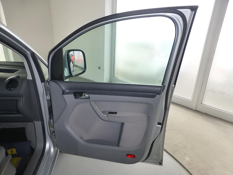 Volkswagen Caddy (2007) 1,4I**KLIMATIZACE**5 MÍST - fotka 15 z 22