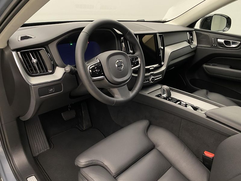 Volvo XC60 B4 AWD DARK PLUS AUT REZERVACE - fotka 4 z 48