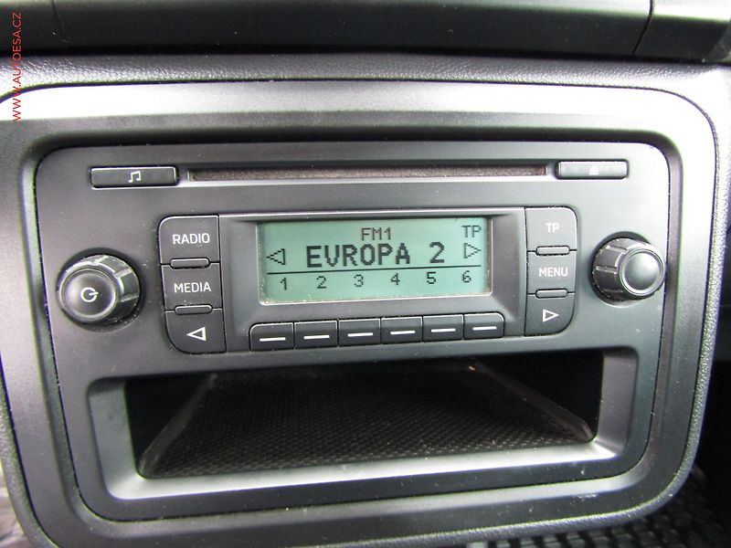 Škoda Fabia (2015) 1.2 TSi, ČR, Klima - fotka 14 z 17