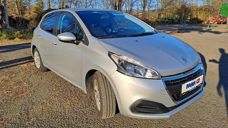 Peugeot 208 1.2 PureTech NAVI - fotka 3 z 27