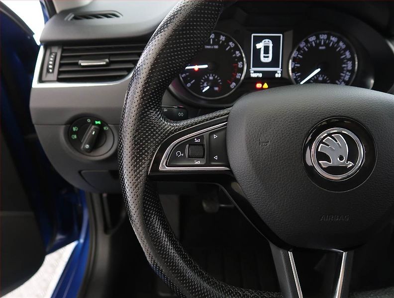 Škoda Octavia (2017) Ambition 1.6 TDI, Tempomat - fotka 16 z 20