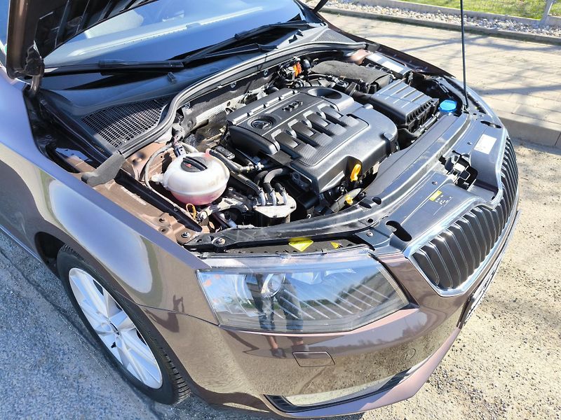 Škoda Octavia (2014) 1,6TDI DSG STYLE*VELKÝ SERVIS* - fotka 46 z 58