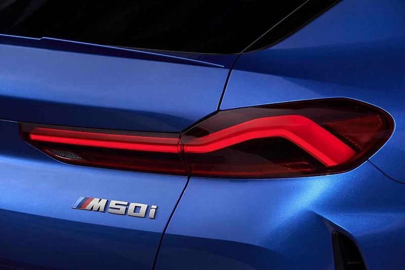 BMW X6 M50i