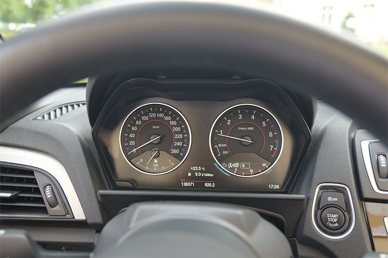 BMW Řada 2 228i Cabrio M-Sport H&K Kamera - fotka 23 z 33