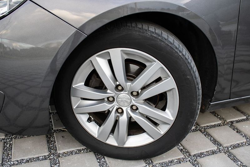 Peugeot 308 - fotka 10 z 36
