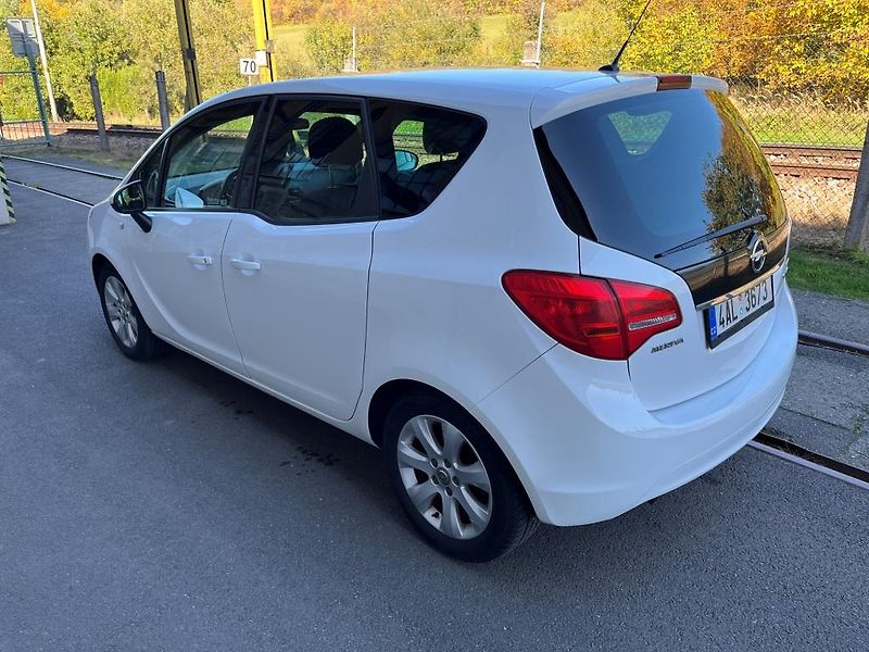 Opel Meriva (2014) - fotka 2 z 32