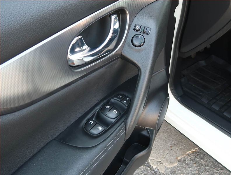 Nissan Qashqai (2018) 1.5 dCi, Serv.kniha, Navi - fotka 18 z 20
