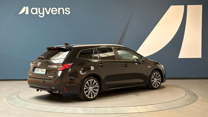 Toyota Corolla 2.0 Hybrid e-CVT Comfort Touri - fotka 2 z 18