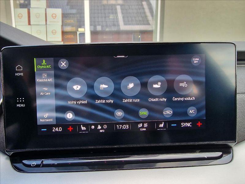 Škoda Octavia 2.0TDI DSG Style,ČR,1.Majitel - fotka 32 z 50
