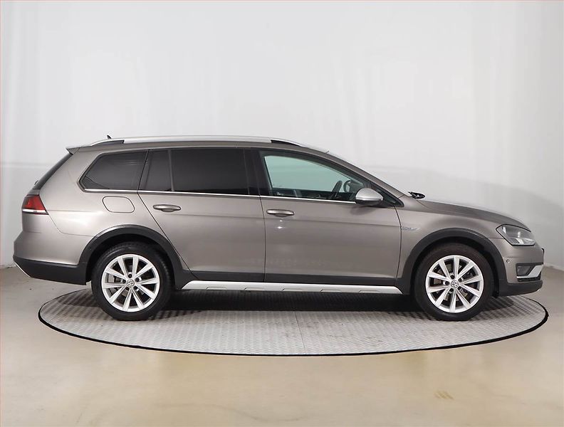 Volkswagen Golf (2016) Alltrack 2.0 TDI Alltrack - fotka 6 z 25