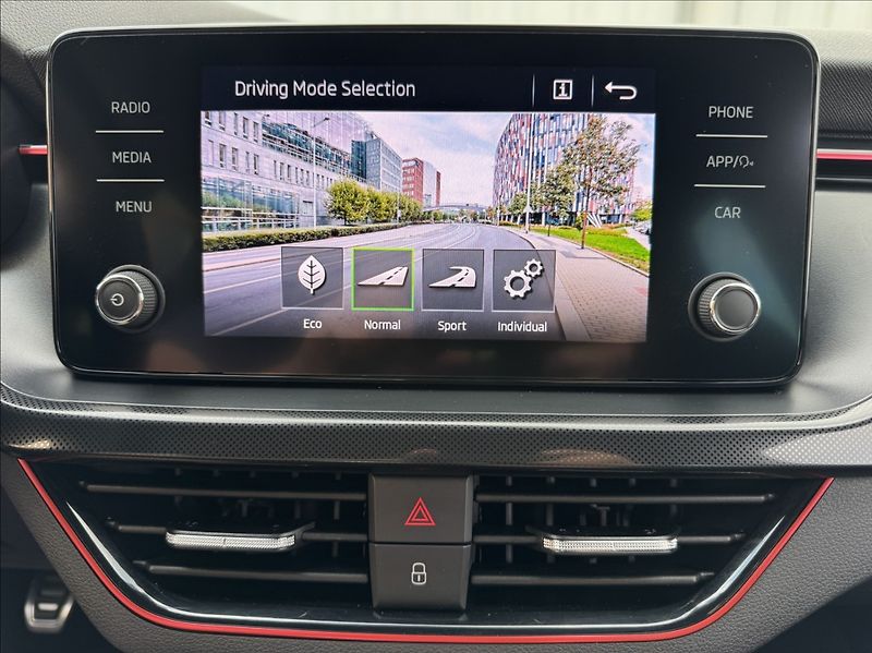 Škoda Scala 1,5 TSI Monte Carlo původ ČR - fotka 43 z 50