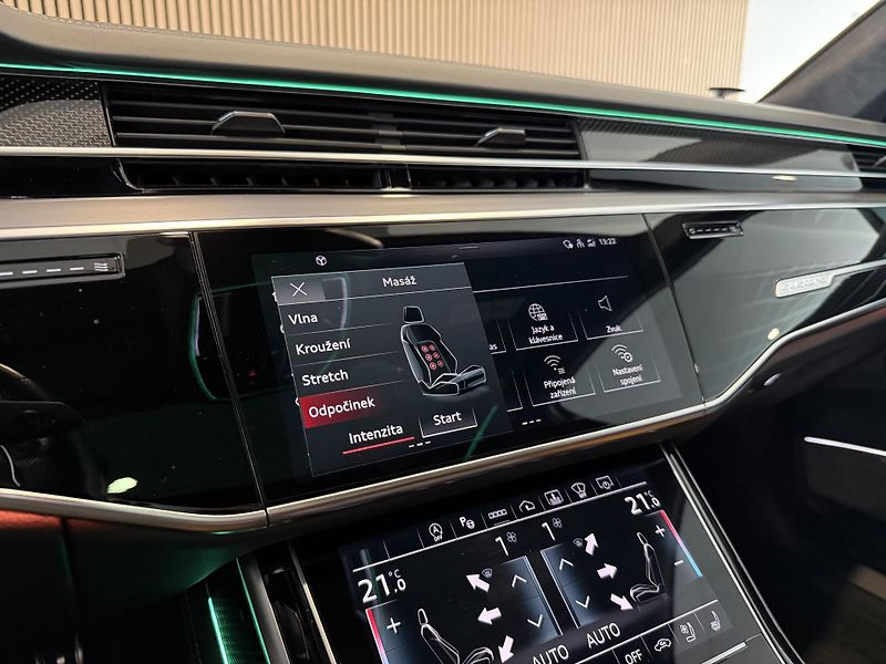 Audi S8 B&O-Adv. Carbon Matrix Pano TV - fotka 37 z 52