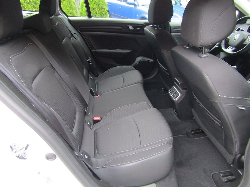 Renault Mégane (2019) 1.3 TCe  AUTOMAT - fotka 29 z 46