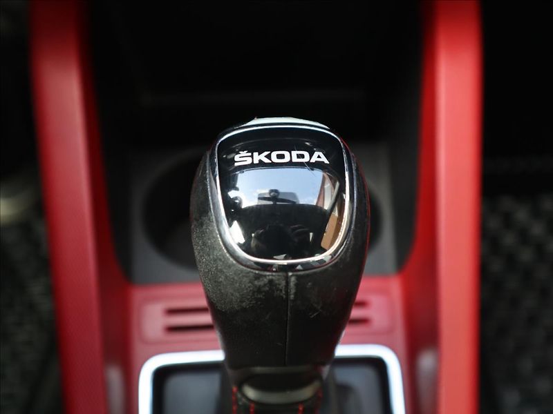 Škoda Fabia 1,2 TSI 81kW Monte Carlo DSG - fotka 28 z 37