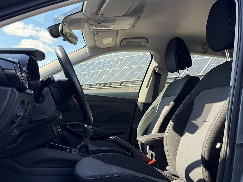 Škoda Fabia Selection 1,0 TSI 70 kW 5° MP - fotka 7 z 30