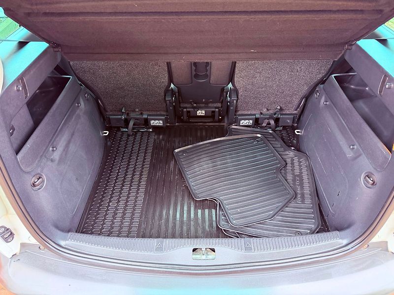 Škoda Roomster 1.2 TSi Scout, Pano, Serviska - fotka 9 z 23