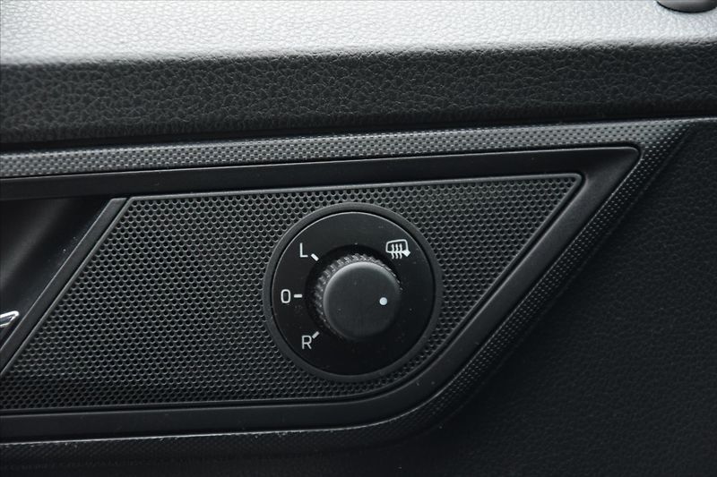 Škoda Fabia 1.2TSi 1.MAJITEL DPH ČR - fotka 18 z 19