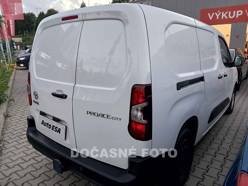 Toyota ProAce City (2021) 1.5D-4D MAXi, 2.maj,ČR, AC - fotka 2 z 3