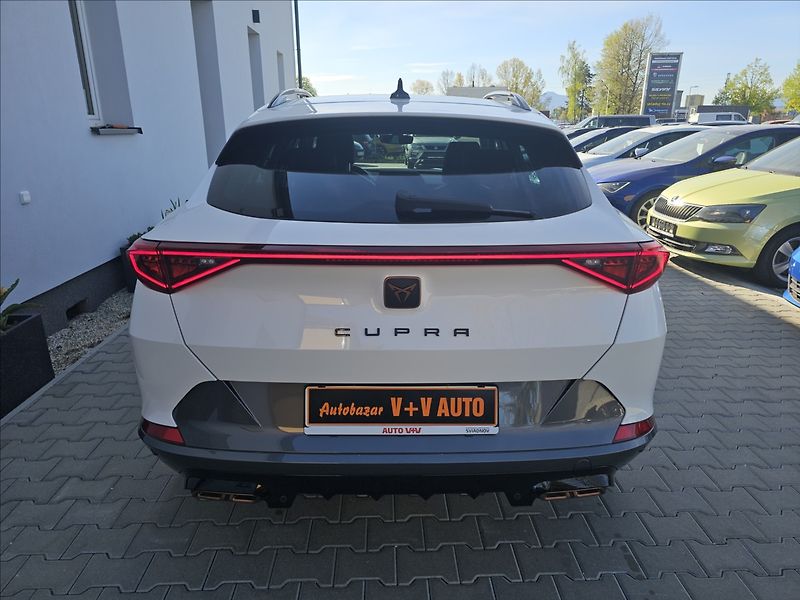 Cupra Formentor 1,4 eTSi 150KW eHYBRID DSG - fotka 9 z 48