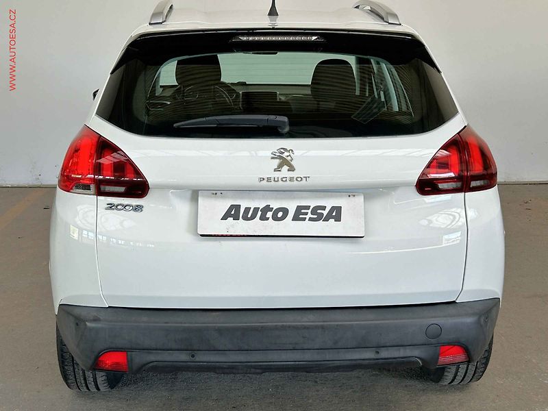 Peugeot 2008 (2018) 1.2PT, 1.maj,ČR, AC, tempo - fotka 5 z 15