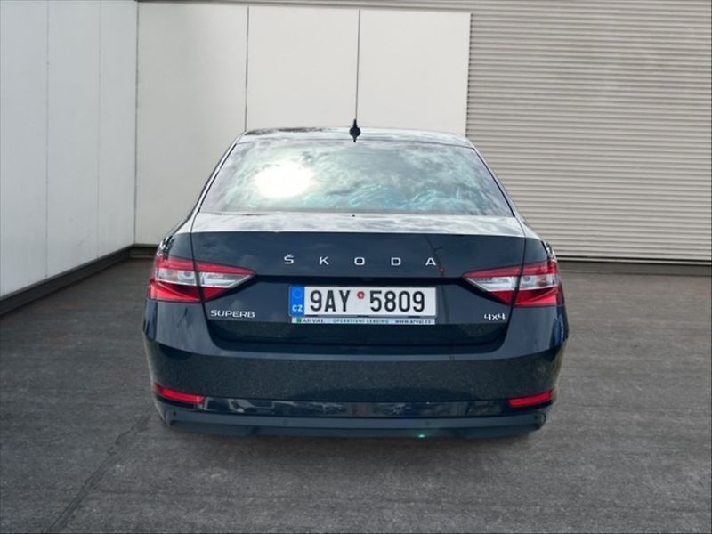 Škoda Superb 2,0 TDI Style 4x4 DSG - fotka 5 z 11