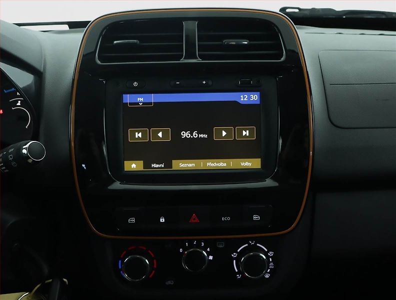 Dacia Spring (2022) Electric 45 (27 kWh), SoH 93% - fotka 12 z 18