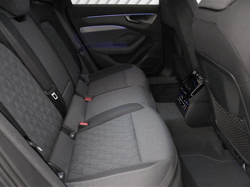 Audi A6 TDI q S-Line Tech Pro HuD Vzdu - fotka 9 z 13
