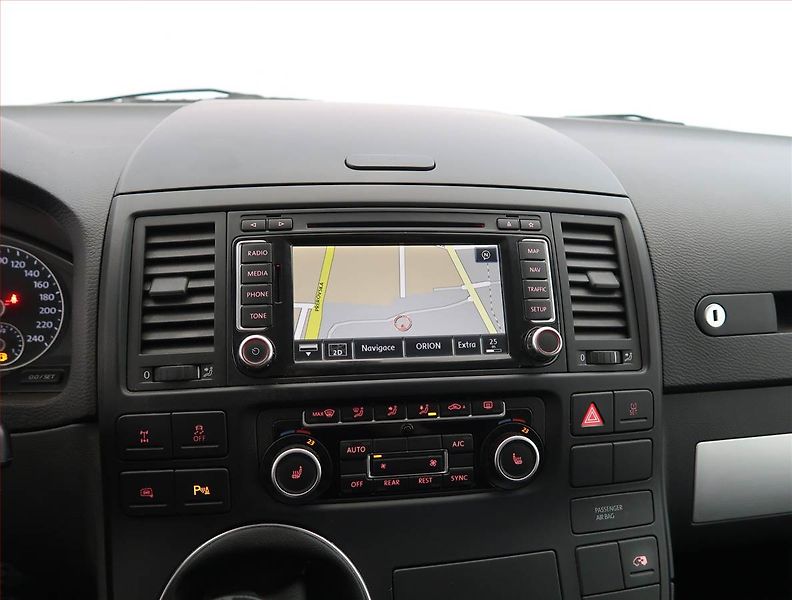 Volkswagen Multivan (2013) Comfortline 2.0 TDI 4Motion - fotka 12 z 24