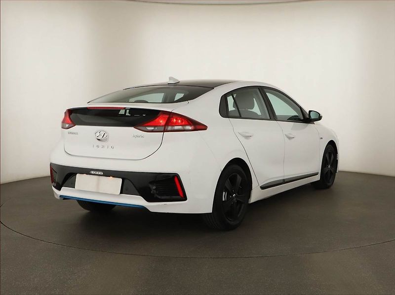 Hyundai Ioniq (2017) Hybrid, Automat, Tempomat - fotka 5 z 15