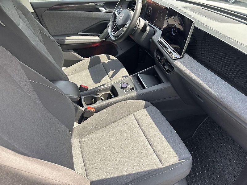 Volkswagen Tiguan (2024) 1.5 eTSI DSG Life - fotka 9 z 26