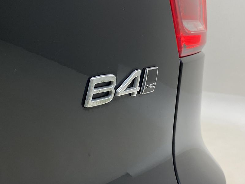 Volvo XC40 B4 AWD DARK PLUS AUT CZ - fotka 35 z 58