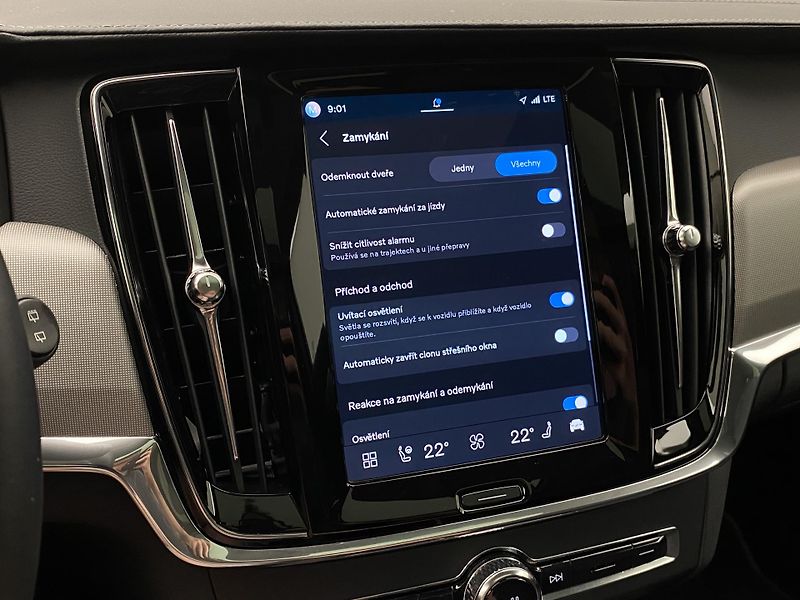 Volvo V90 T8 AWD RECHARGE DARK PLUS AUT - fotka 56 z 65