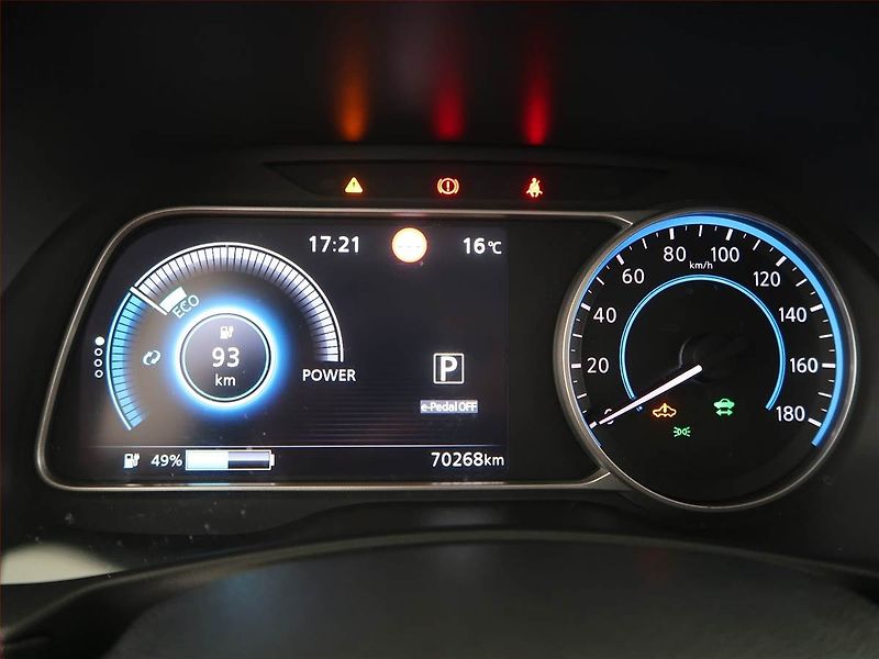 Nissan Leaf (2018) 40 kWh, SoH 87%, Automat - fotka 11 z 21