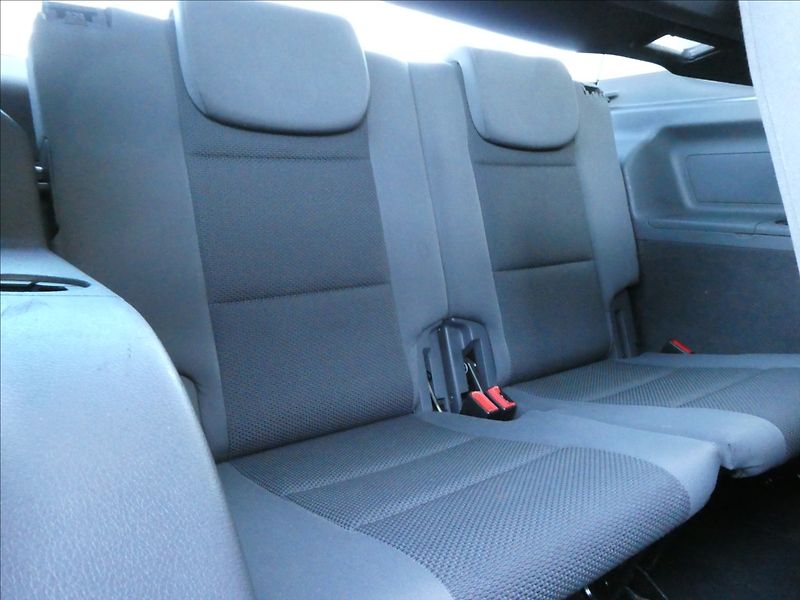 Volkswagen Touran 1,6 TDi 77kW 7.MÍST,navigace - fotka 24 z 43