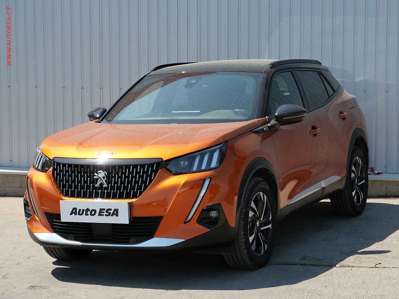 Peugeot 2008 (2021) 1.2T, 1.maj,ČR, GT - fotka 3 z 23