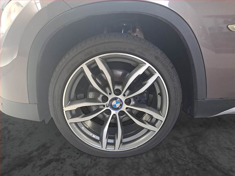 BMW X1 (2010) xDrive18d, 4X4, Serv.kniha - fotka 14 z 18
