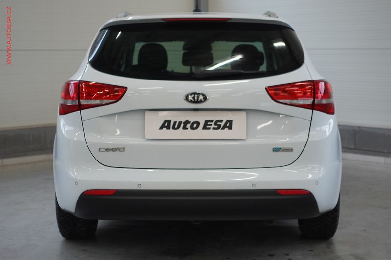 Kia Ceed (2016) 1.6CRDi, Navi, AC - fotka 5 z 23