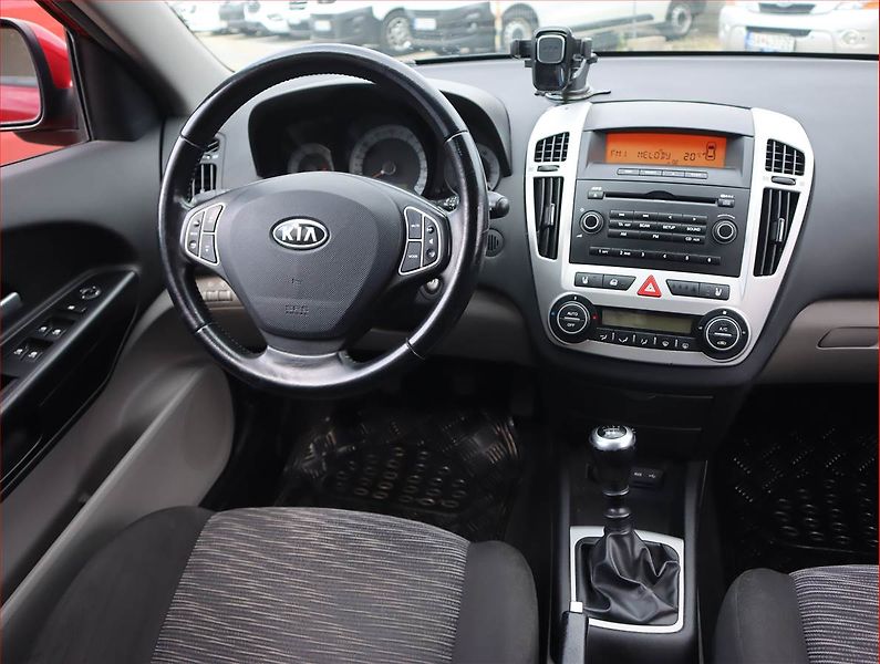 Kia Ceed (2009) 1.6 CVVT, Serv.kniha - fotka 7 z 16