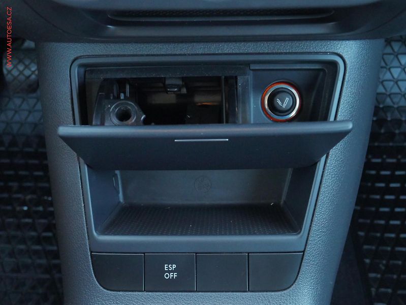 Volkswagen Golf Plus (2007) 1.4i, AC, výhřev sed - fotka 13 z 17