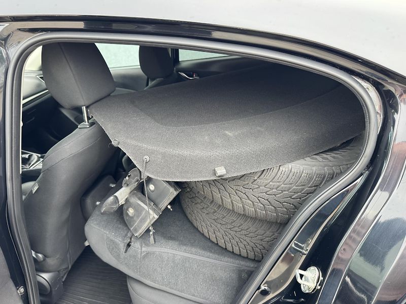 Mazda 3 2,0 SKYACTIV - fotka 8 z 12