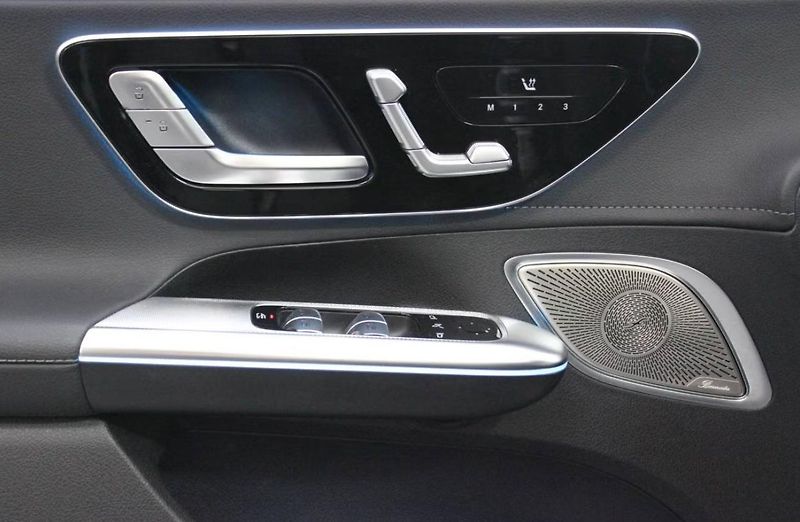 Mercedes-Benz EQE 350+ 360kam Tažné 4 zóny BLIS  - fotka 11 z 13