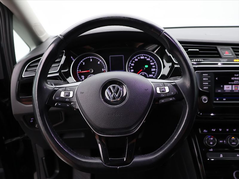 Volkswagen Touran 2,0 TDI 110kW Highline DSG DPH - fotka 17 z 33